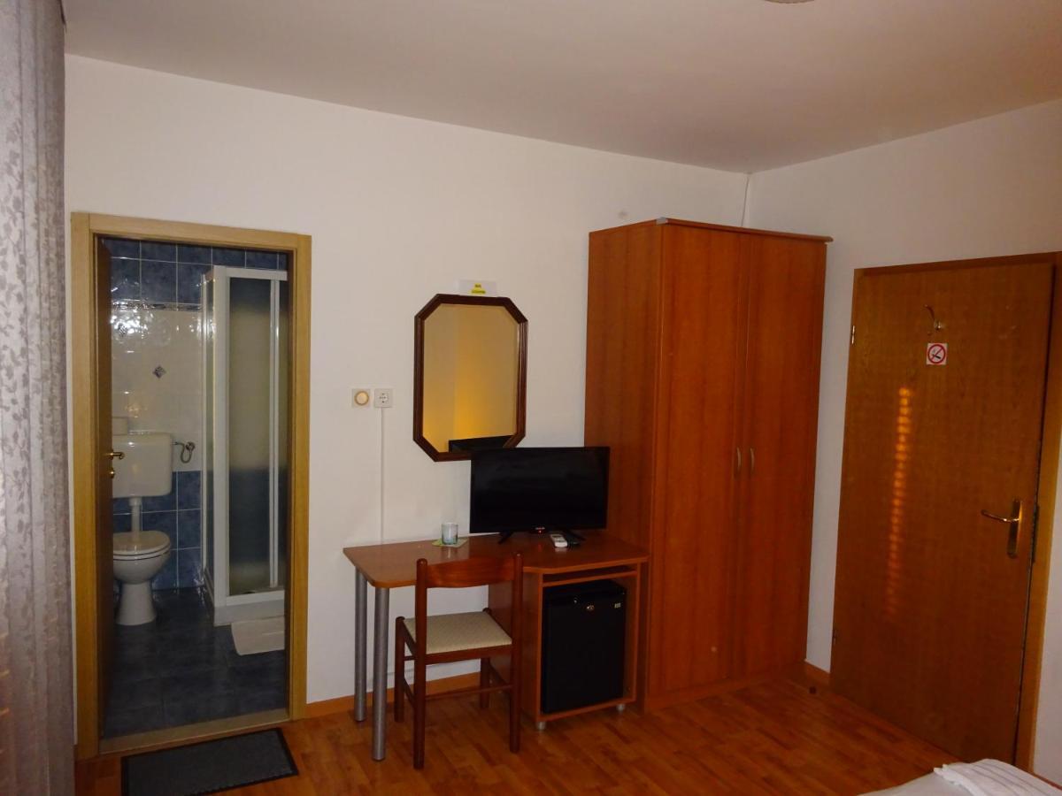 Rooms Kapelj Postojna Εξωτερικό φωτογραφία