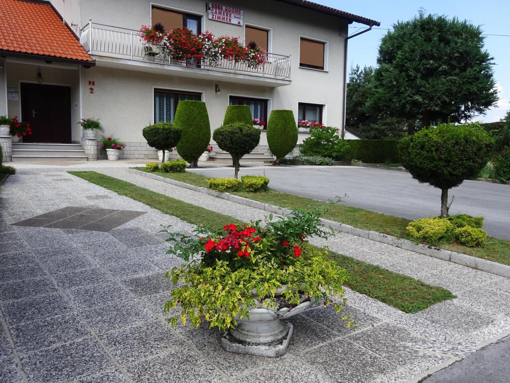 Rooms Kapelj Postojna Εξωτερικό φωτογραφία